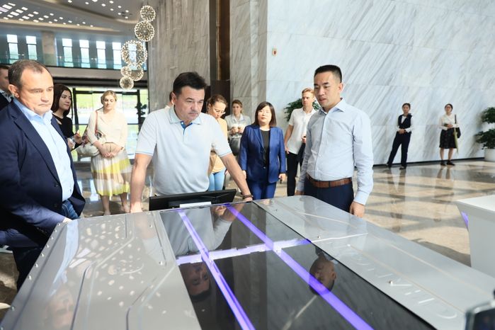 Посещение автозавода Changan Automobile Group в Китае Губернатором Подмосковья