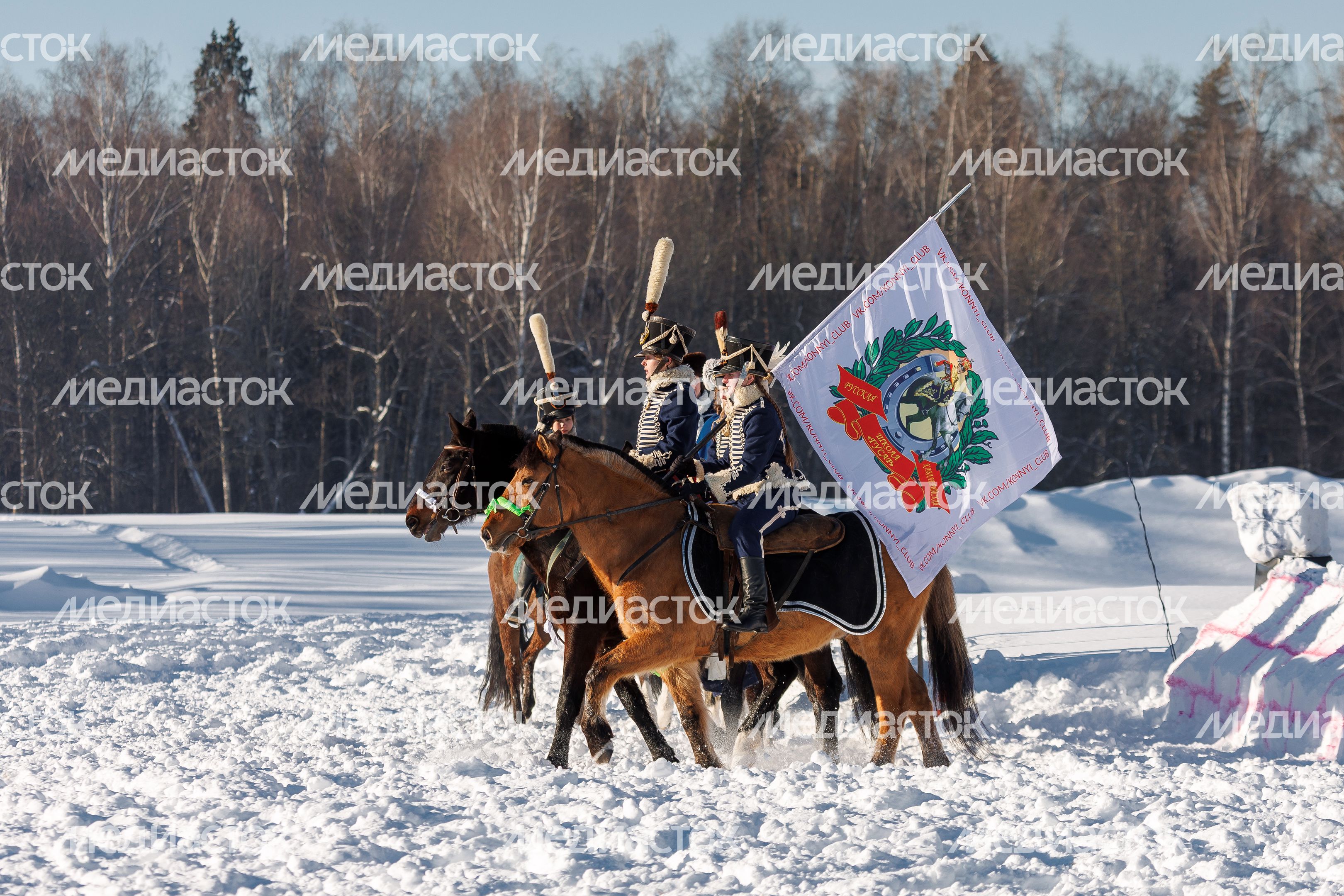 Конное шоу на Главной Масленице в Горках Ленинских Конное шоу на Главной Масленице в Горках Ленинских