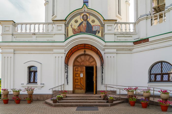 Церковь Преображения Господня в Запрудне Талдомского округа