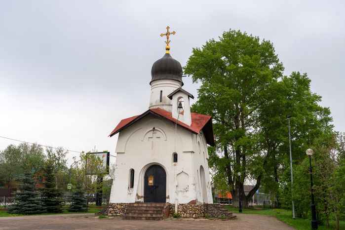 Часовня Димитрия Солунского в поселке Снегири в деревне Ленино округа Истра