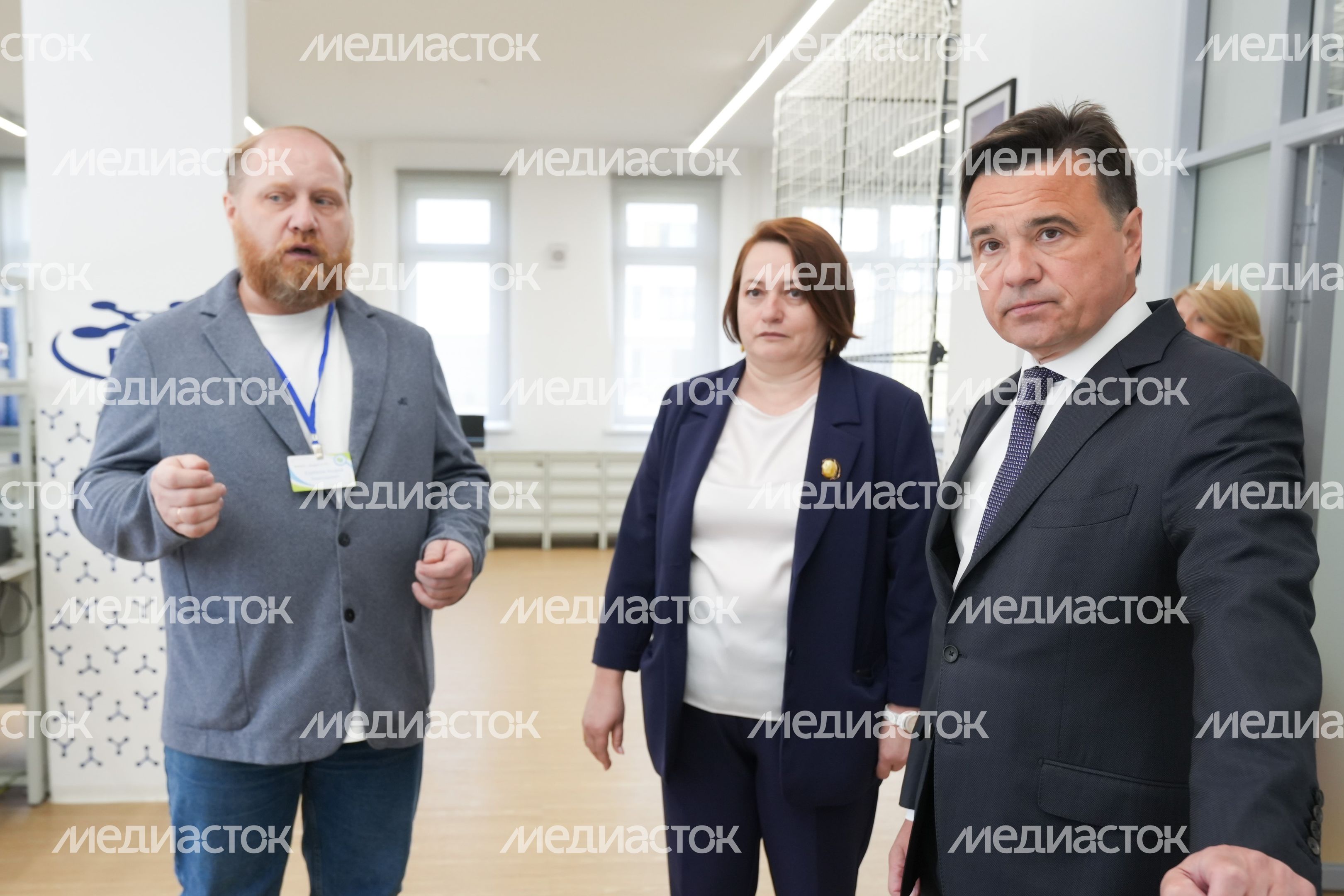 Андрей Воробьев поздравил подмосковных школьников с последним звонком Андрей Воробьев поздравил подмосковных школьников с последним звонком