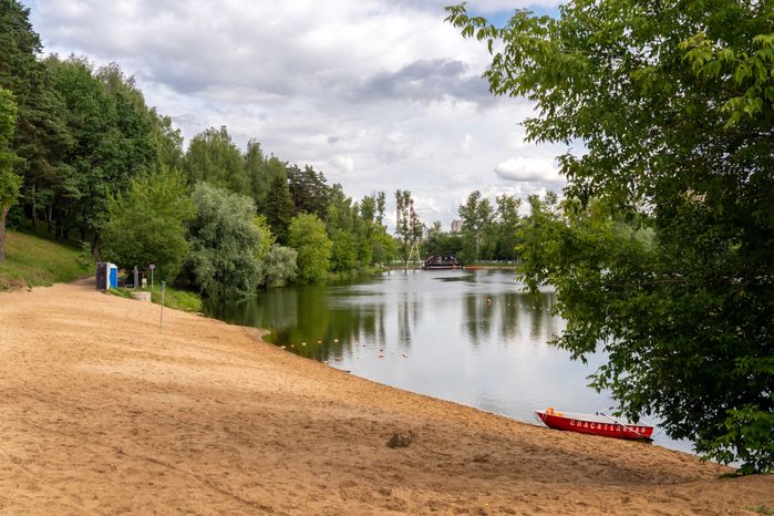 Пляж на реке Банька в Красногорске