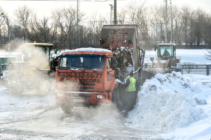 Утилизация снега на снегосплавном пункте «Черкизово»