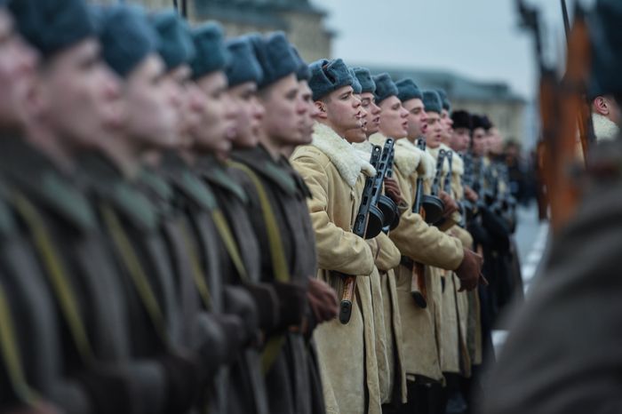 Торжественный марш в честь парада 1941 года на Красной площади в Москве
