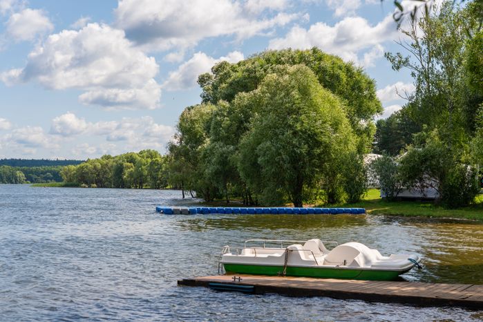 Пляж у Озернинского водохранилища вблизи деревни Нововолково Рузского округа