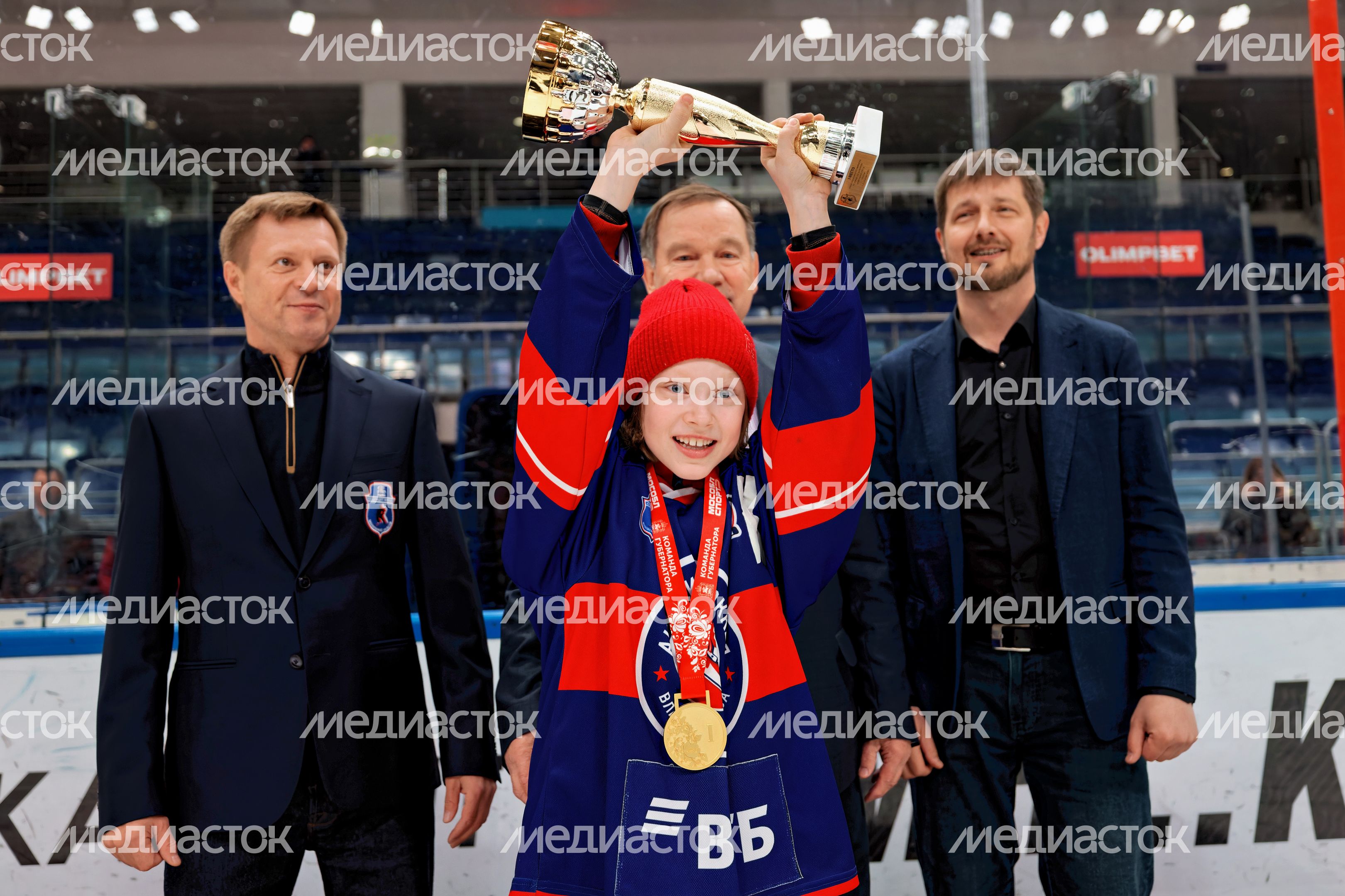 Награждение победителей "Кубка Шалимова" на ледяном поле "Арена Мытищи" Награждение победителей "Кубка Шалимова" на ледяном поле "Арена Мытищи"
