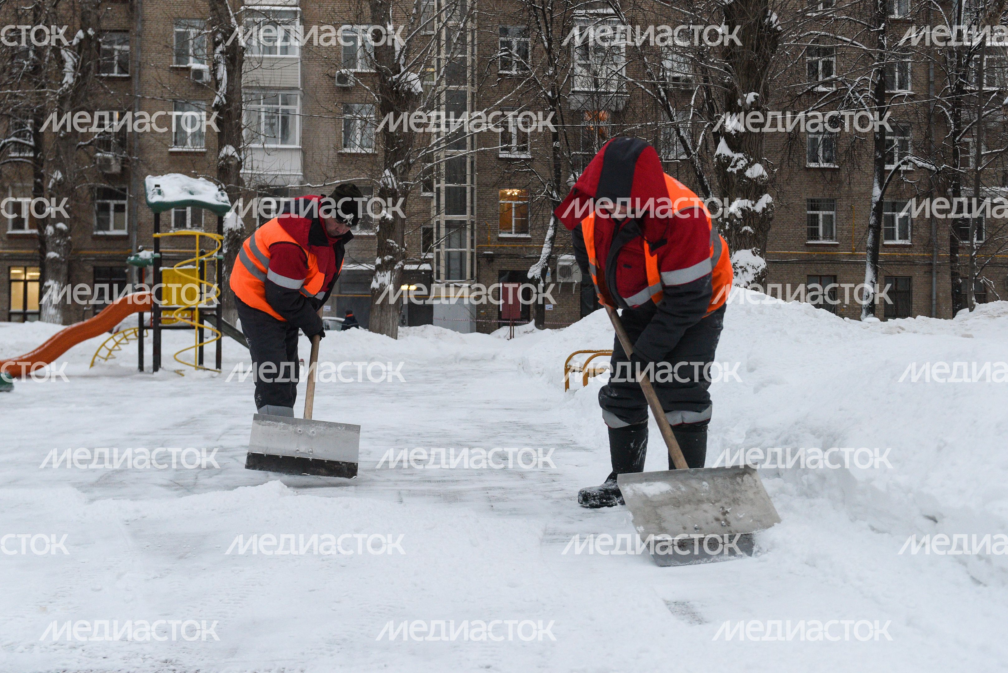 Уборка снега