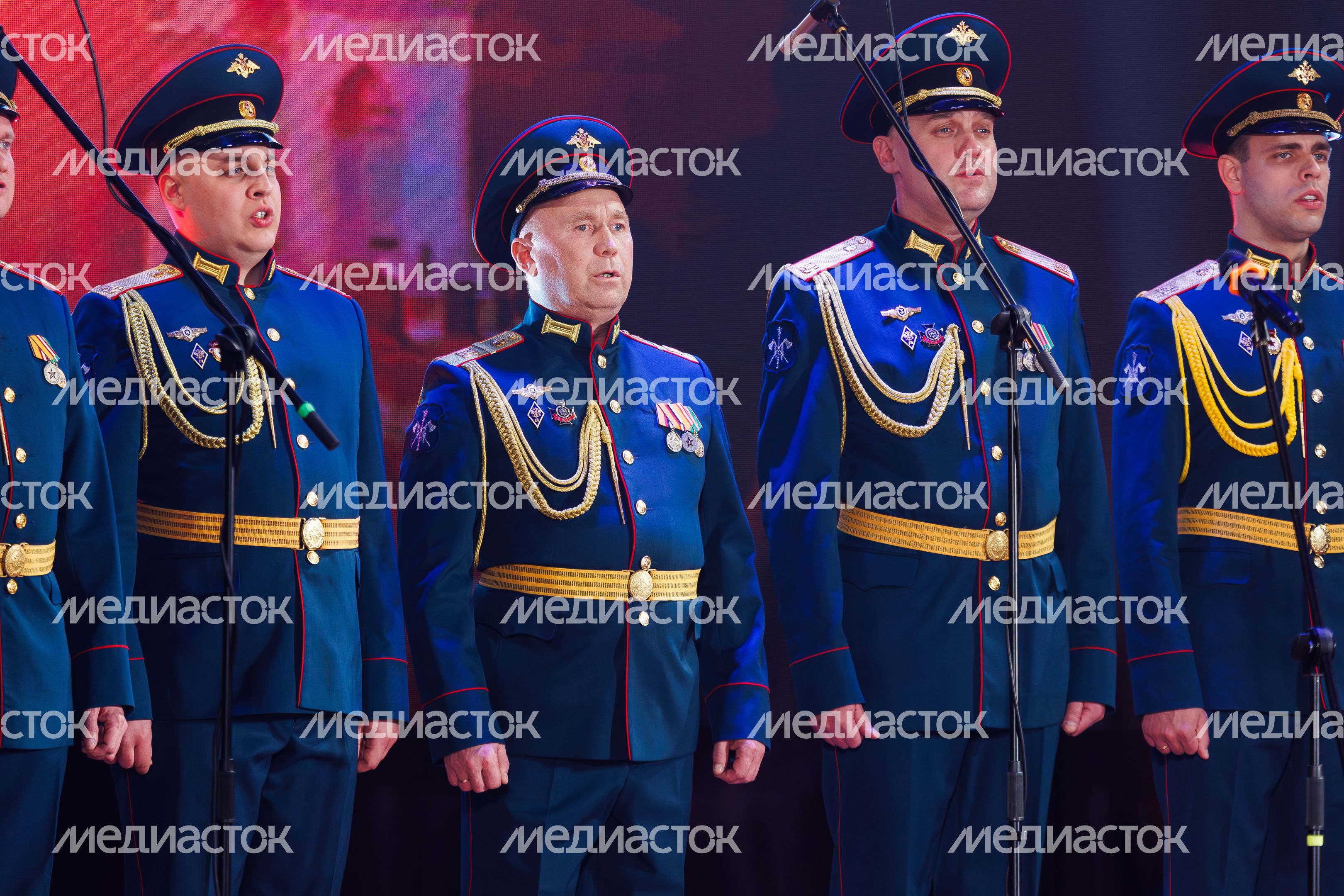 Концерт на открытии Международного кинофестиваля «17 мгновений…» в Павловском Посаде Концерт на открытии Международного кинофестиваля «17 мгновений…» в Павловском Посаде