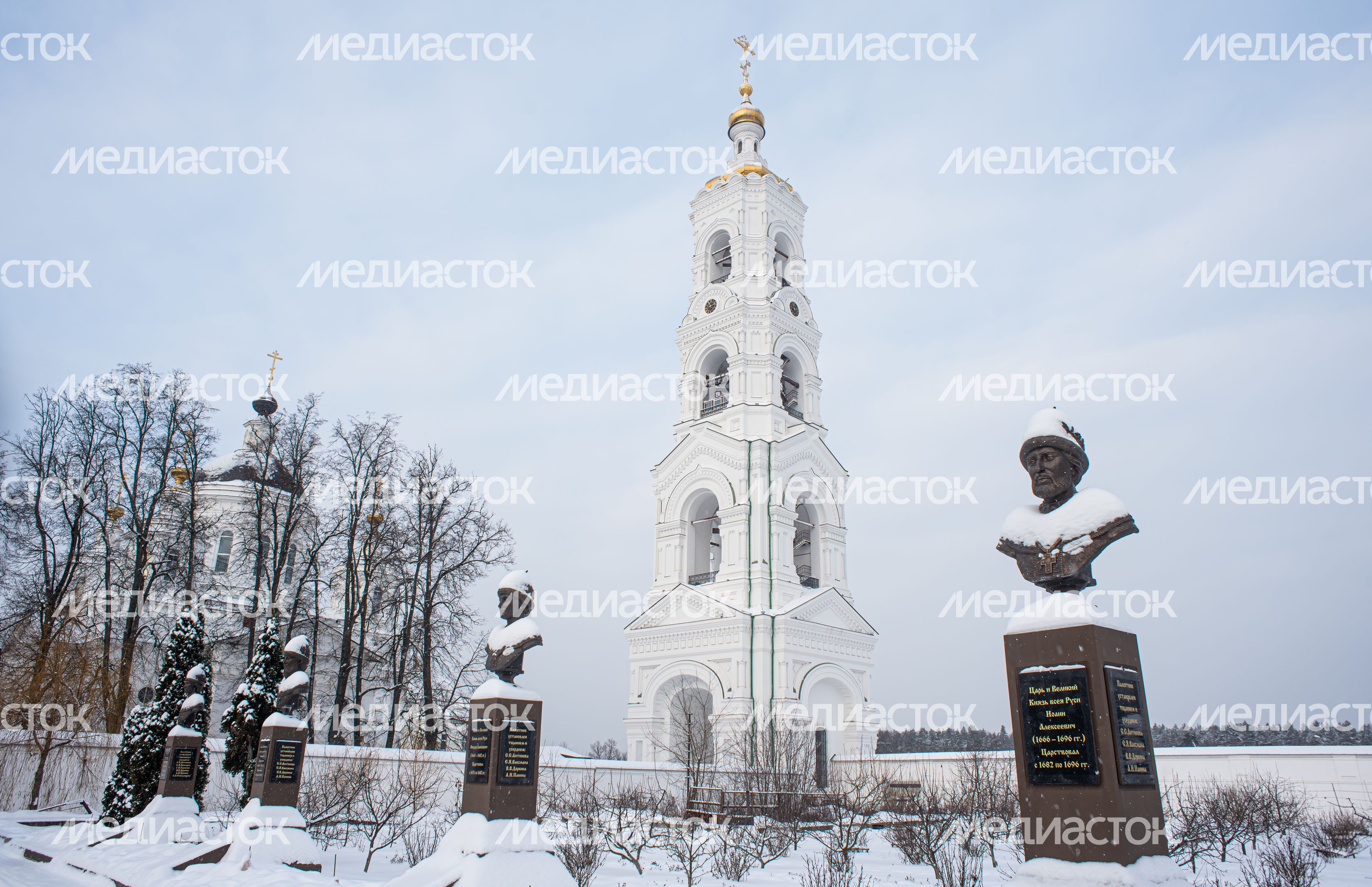 Зимние виды Николо-Берлюковской пустыни