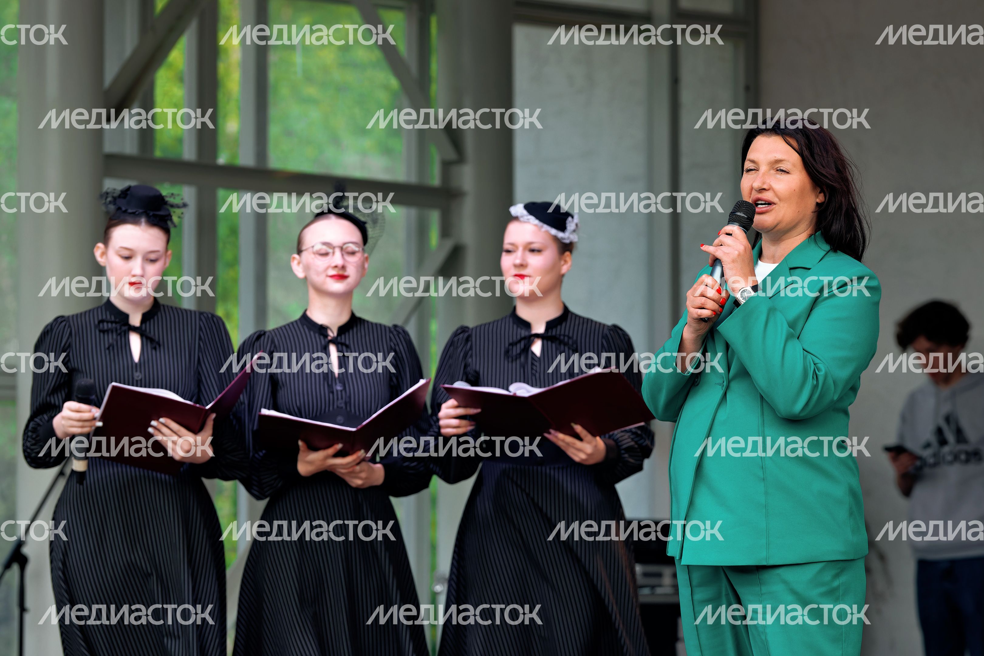 Награждение победителей XXX Театрального фестиваля «Русская классика» в Центральном парке Лобни Награждение победителей XXX Театрального фестиваля «Русская классика» в Центральном парке Лобни