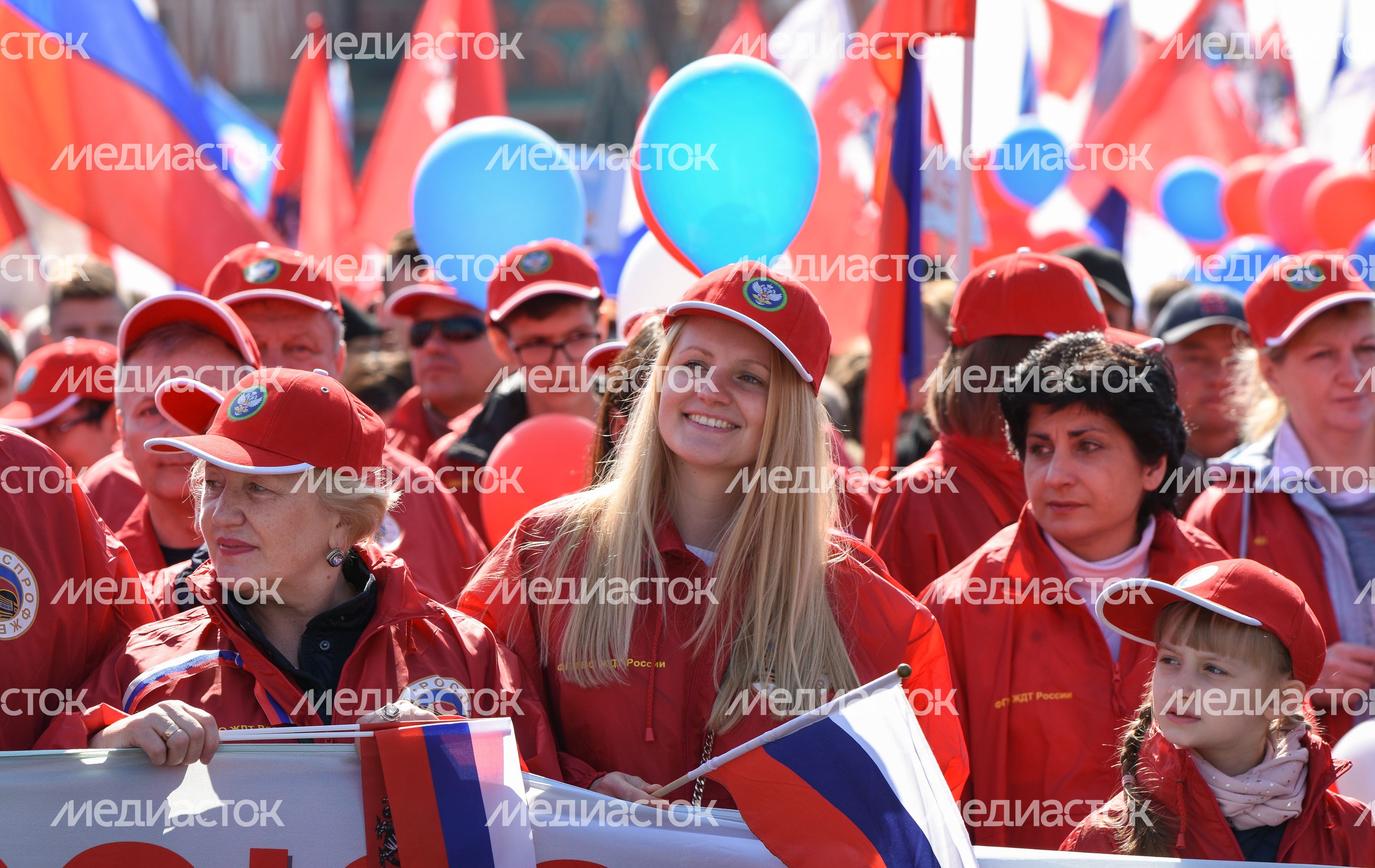 Первомайская демонстрация на Красной площади Первомайская демонстрация на Красной площади
