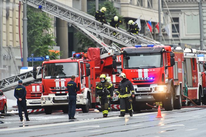 Пожар в реставрируемом здании на Тверской улице в Москве