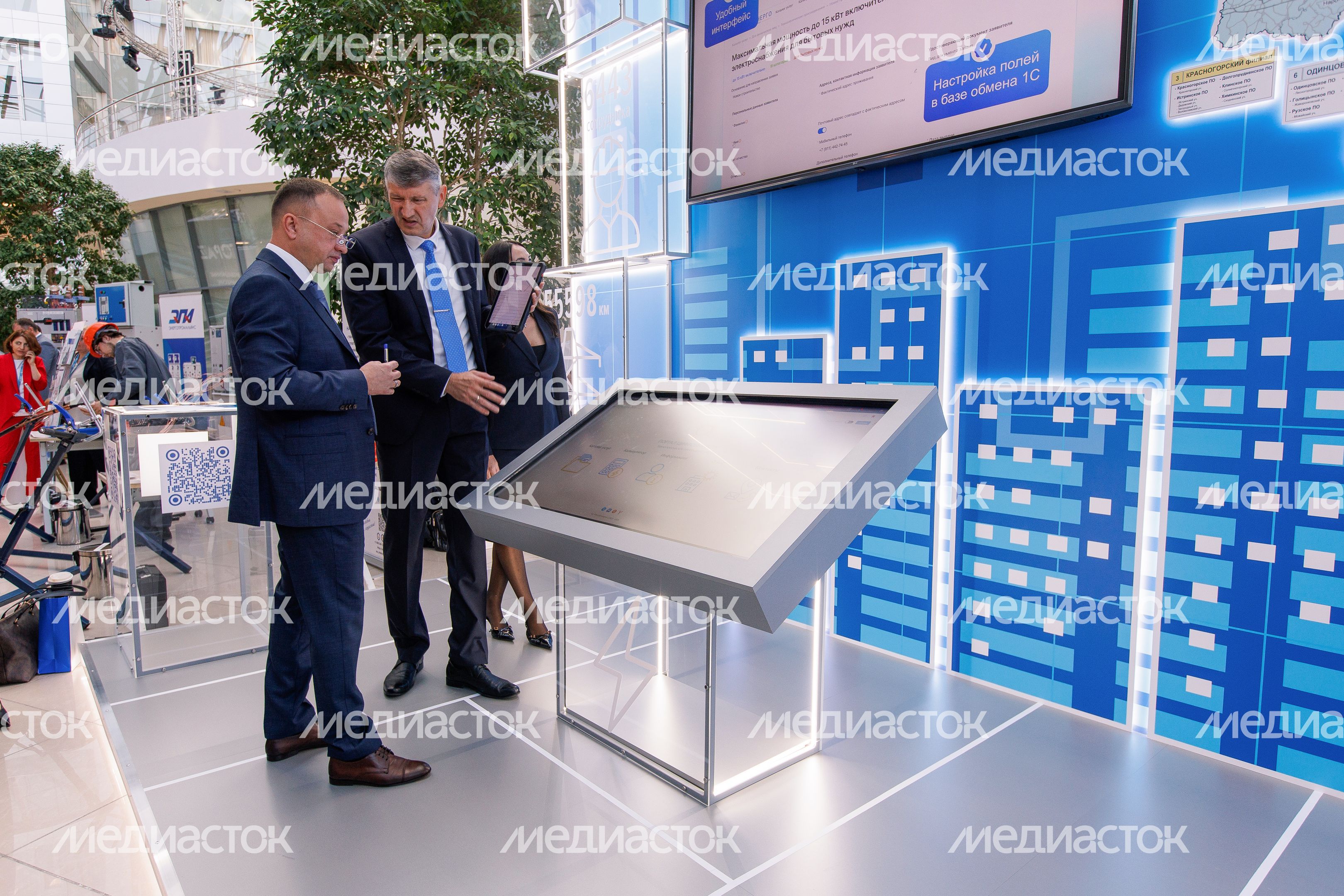 Стенд компании «Мособлэнерго» на выставке техники и энергооборудования в Красногорске Стенд компании «Мособлэнерго» на выставке техники и энергооборудования в Красногорске