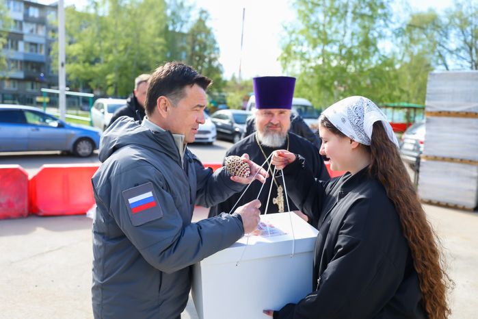 Андрей Воробьев поздравил со Светлой Пасхой прихожан храма Рождества Иоанна Предтечи