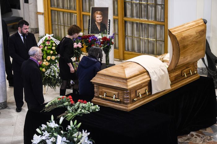 Церемония прощания с народной артисткой РФ Натальей Попович