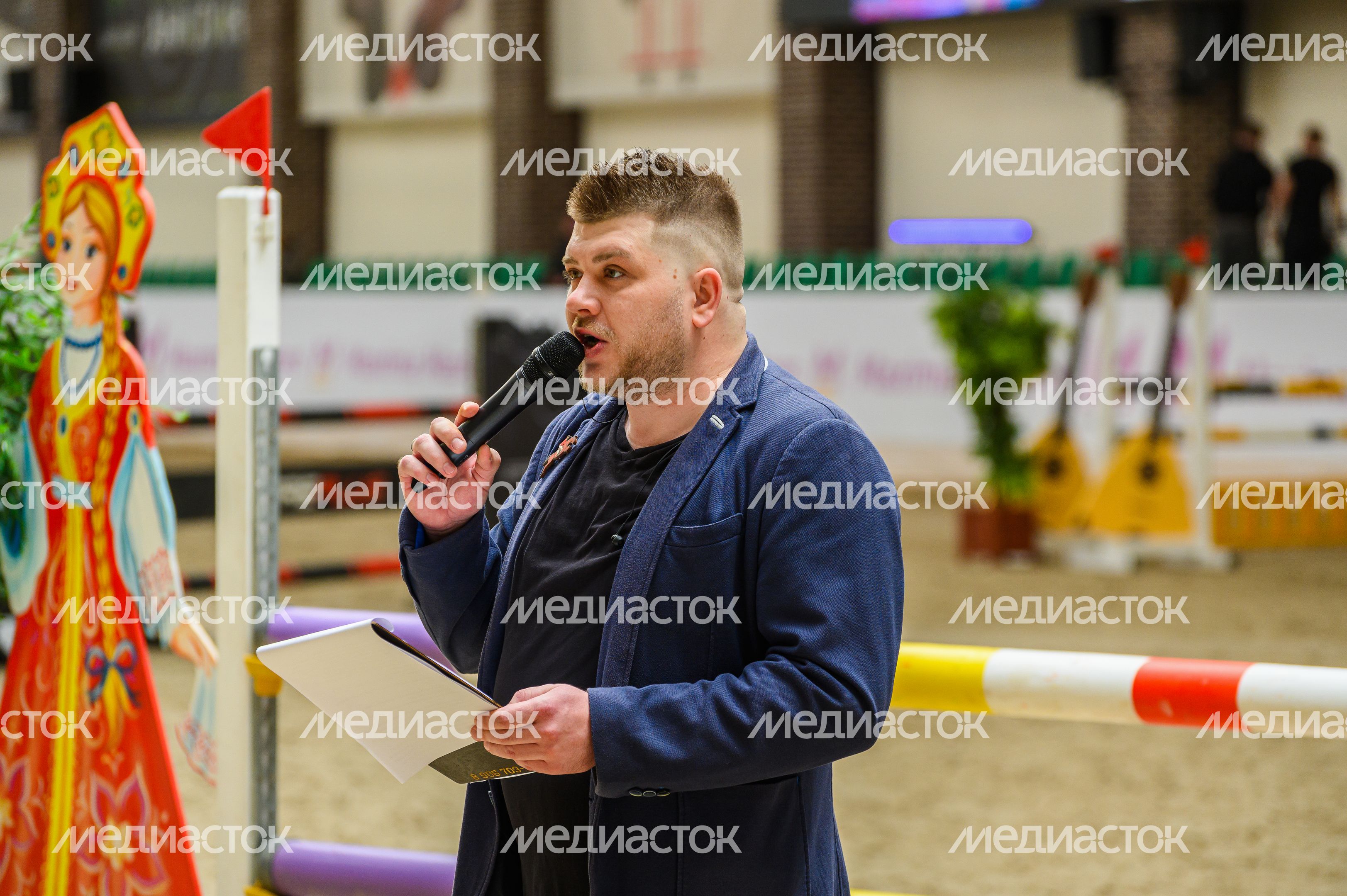 Конноспортивное шоу в Maxima Park в Дмитровском округе