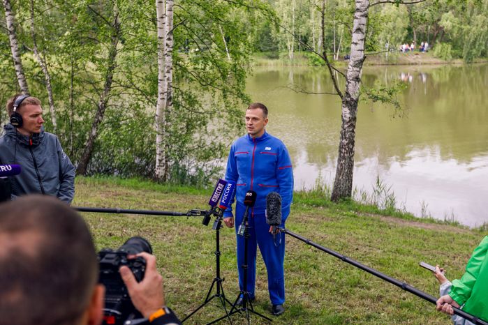 Кандидат в космонавты Александр Жеребцов в Звездном городке на тренировке спасательной операции космонавтов