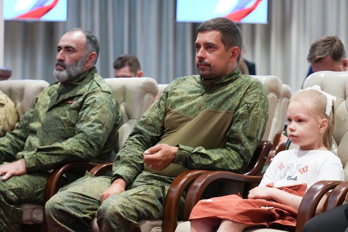 Добровольцам из Подмосковья вручили ордена и медали