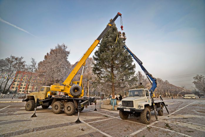 Установка новогодней елки в Ступино