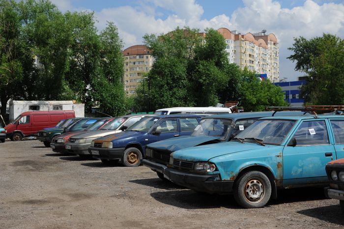 Утилизация бесхозных автомобилей в Москве