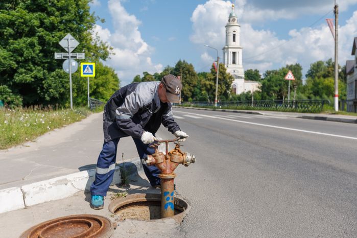 Ремонтные работы по промывке систем холодного водоснабжения на объектах Мособлводоканала для подготовки объектов к зиме