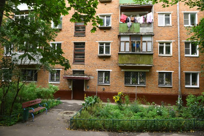 Двор жилого дома в Химках