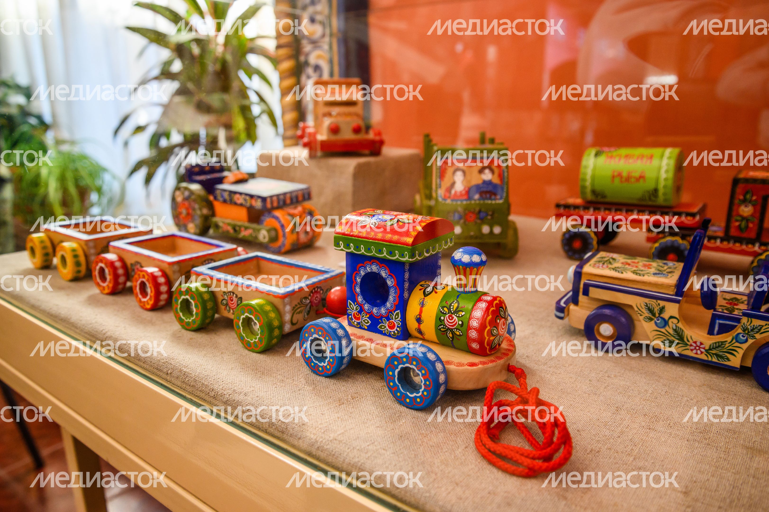 Выставка деревянной транспортной игрушки в Егорьевском историко-художественном музее