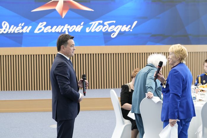 Губернатор поздравил ветеранов Великой  Отечественной войны с Днём Победы