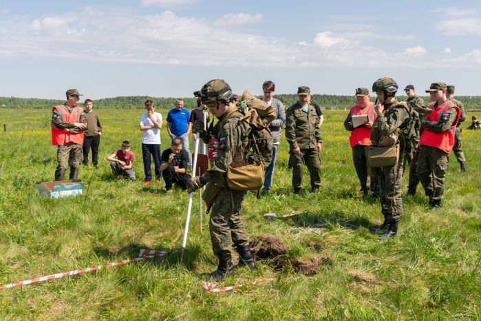 Военно-техническая игра "Арт-дуэль-2024" на аэродроме Волосово