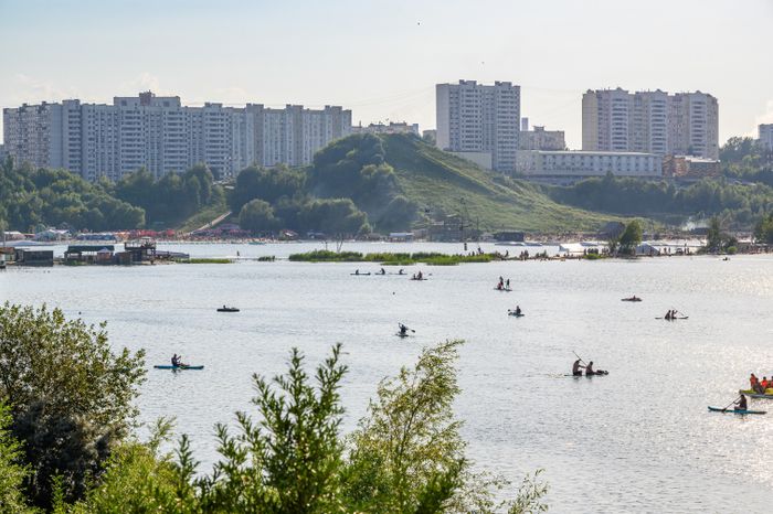 Большой Дзержинский карьер летом