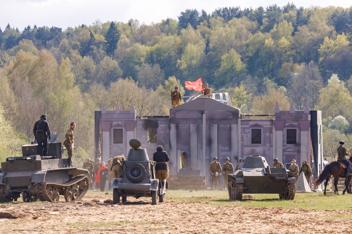 Военно-историческая реконструкция "Успех в единстве поколений" в Химках