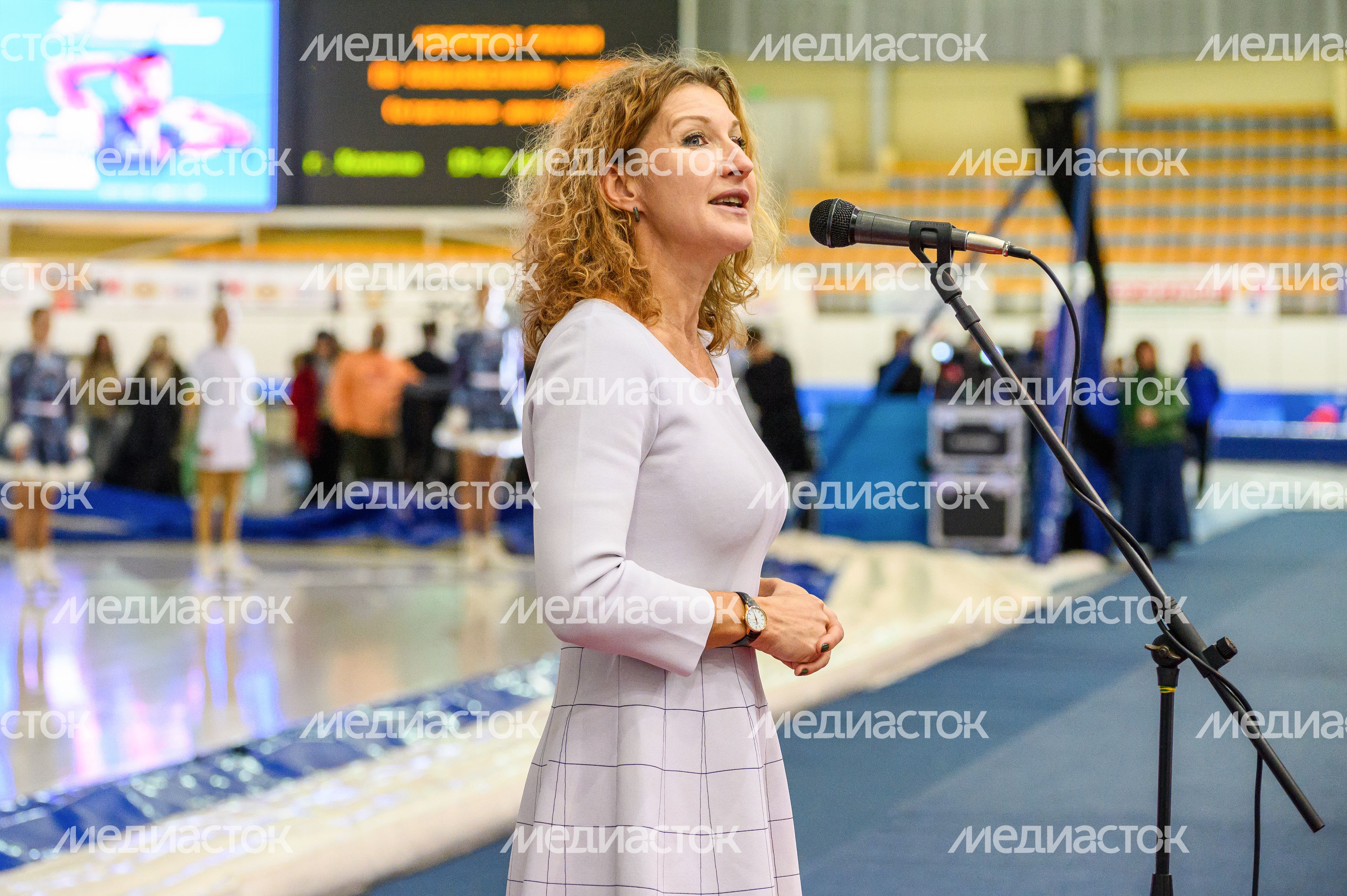 Заместитель главы округа Коломна Лариса Лунькова на открытии чемпионата России по конькобежному спорту в Коломне