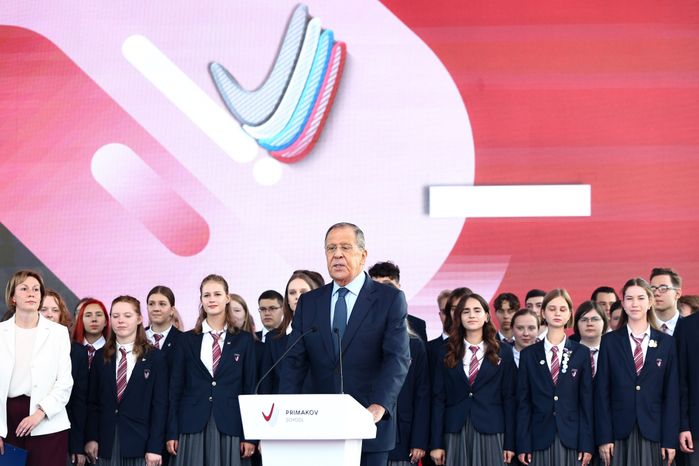 Торжественная линейка в гимназии им. Е.М. Примакова с участием Губернатора Подмосковья