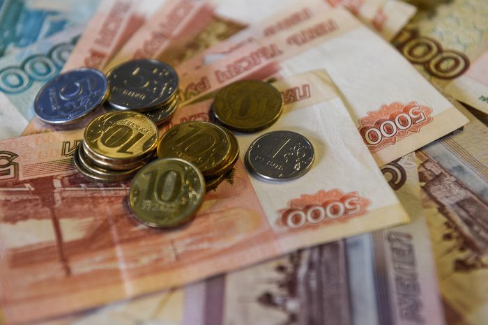 Денежные купюры российских рублей