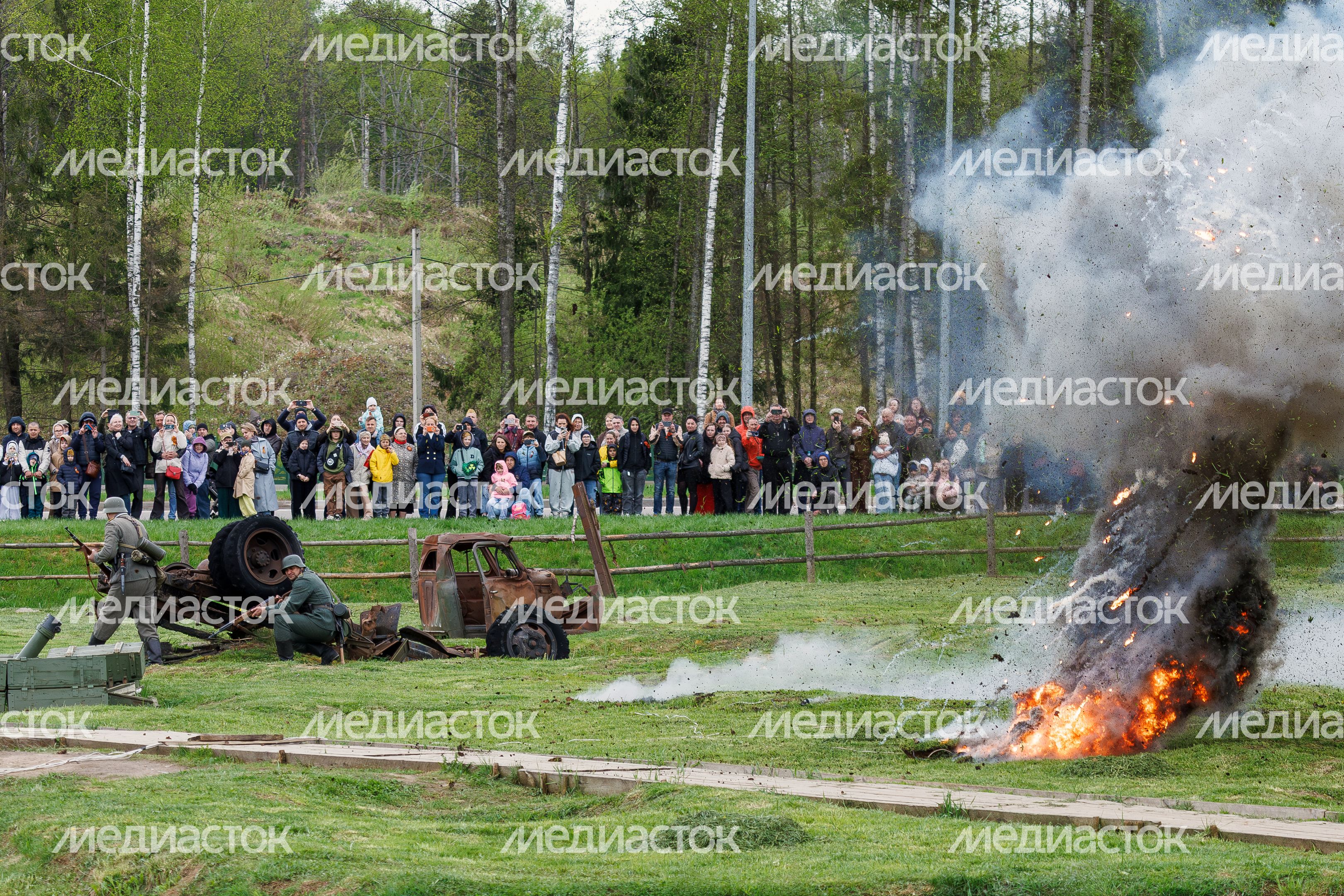 День Победы в Центральном парке «Патриот» Одинцовского округа: военно-историческая реконструкция «В логове зверя» День Победы в Центральном парке «Патриот» Одинцовского округа: военно-историческая реконструкция «В логове зверя»