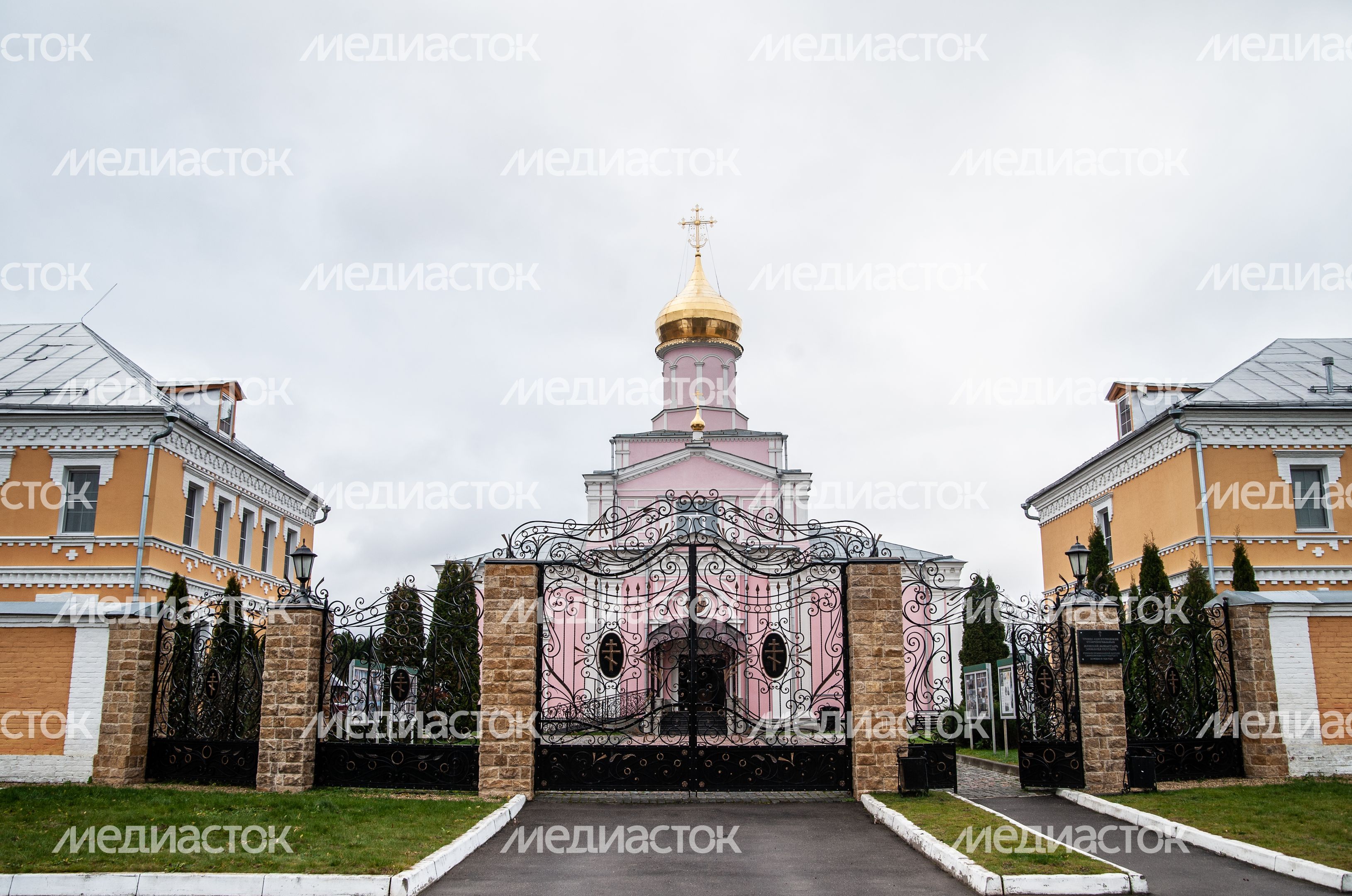 Троице-Одигитриевский ставропигиальный женский монастырь в посёлке Зосимова Пустынь