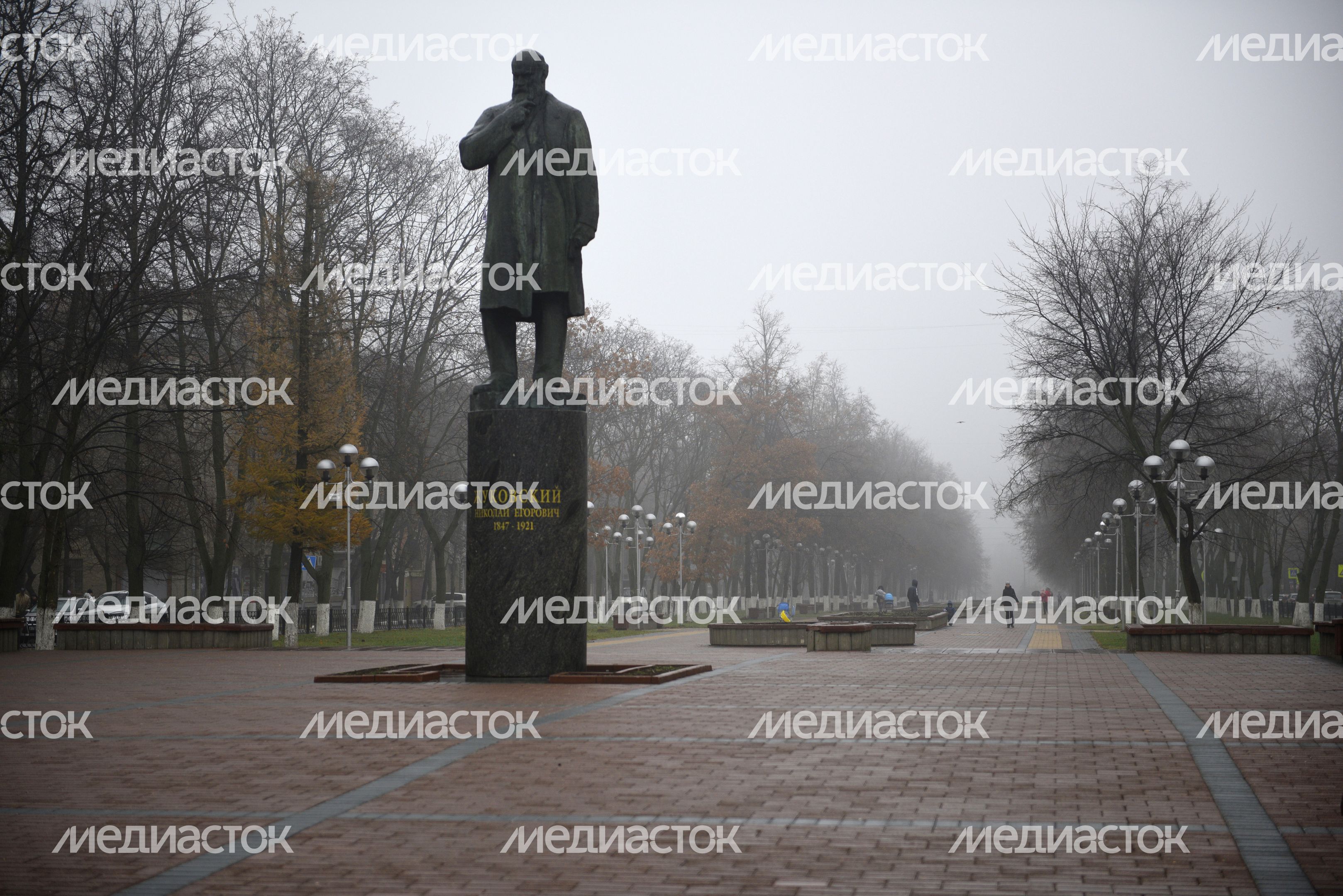 Памятник Николаю Жуковскому в Жуковском