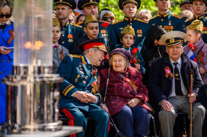 Торжественная церемония зажжения Вечного огня в Королеве