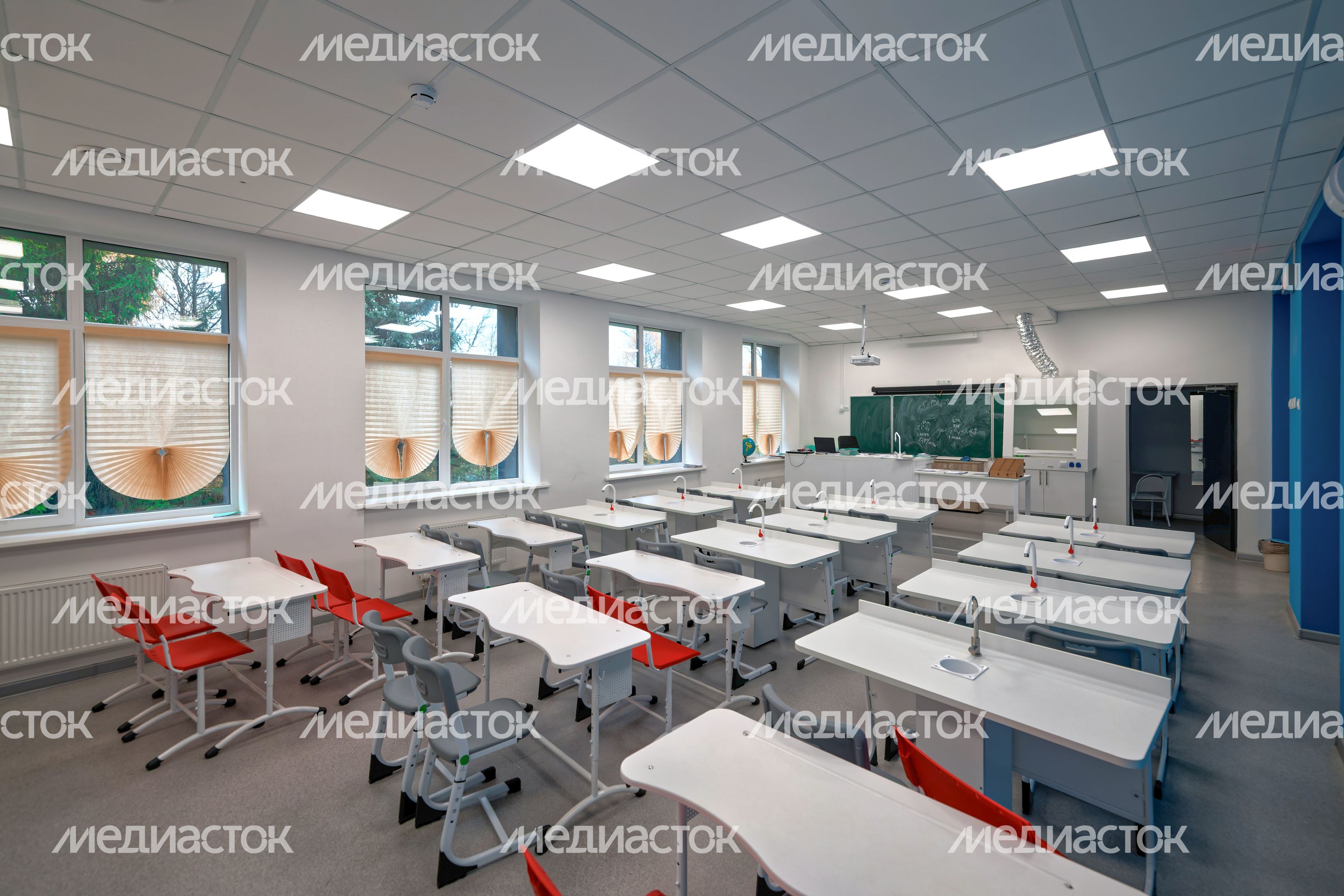 Учебный класс Часцовской средней школы в Одинцовском округе после капитального ремонта Учебный класс Часцовской средней школы в Одинцовском округе после капитального ремонта