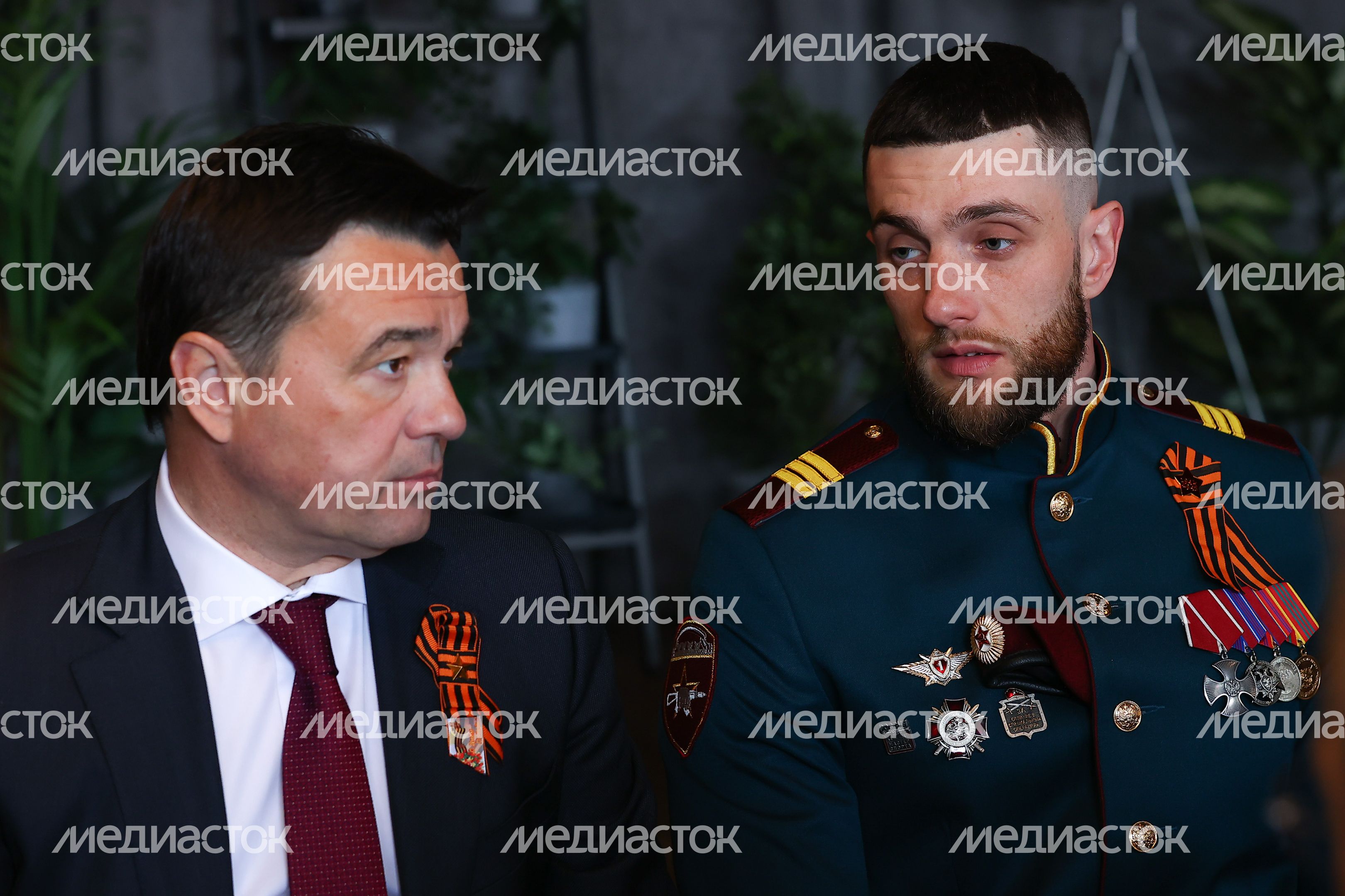Возложение губернатором венка к Могиле Неизвестного Солдата