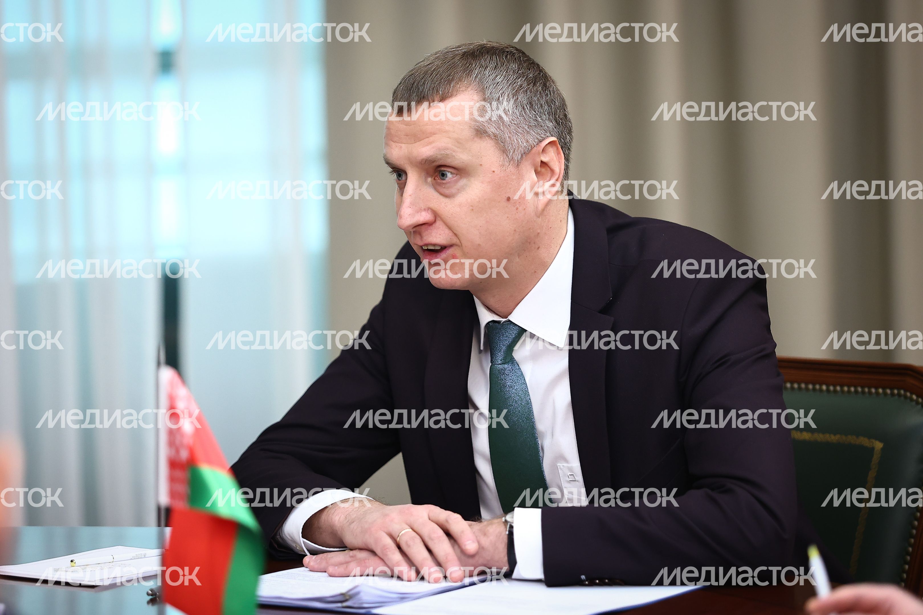 Встреча губернатора с послом Республики Беларусь Встреча губернатора с послом Республики Беларусь