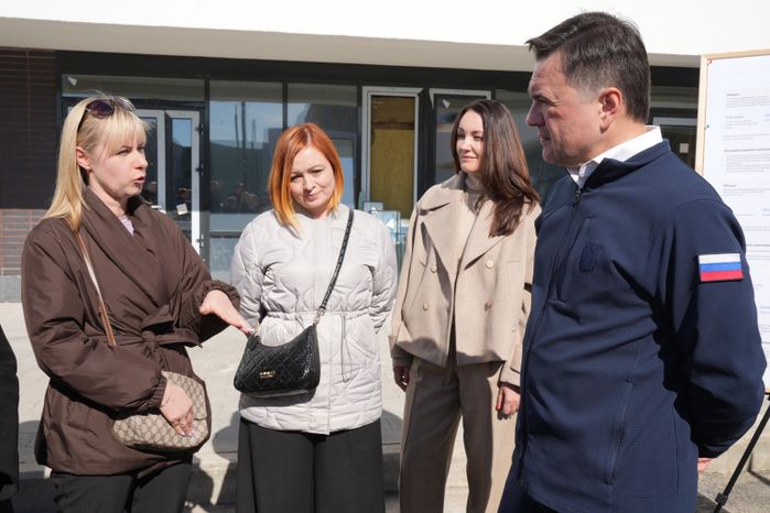 Андрей Воробьев проверил ход работ по постройке новой поликлиники в ЖК "Томилино парк"