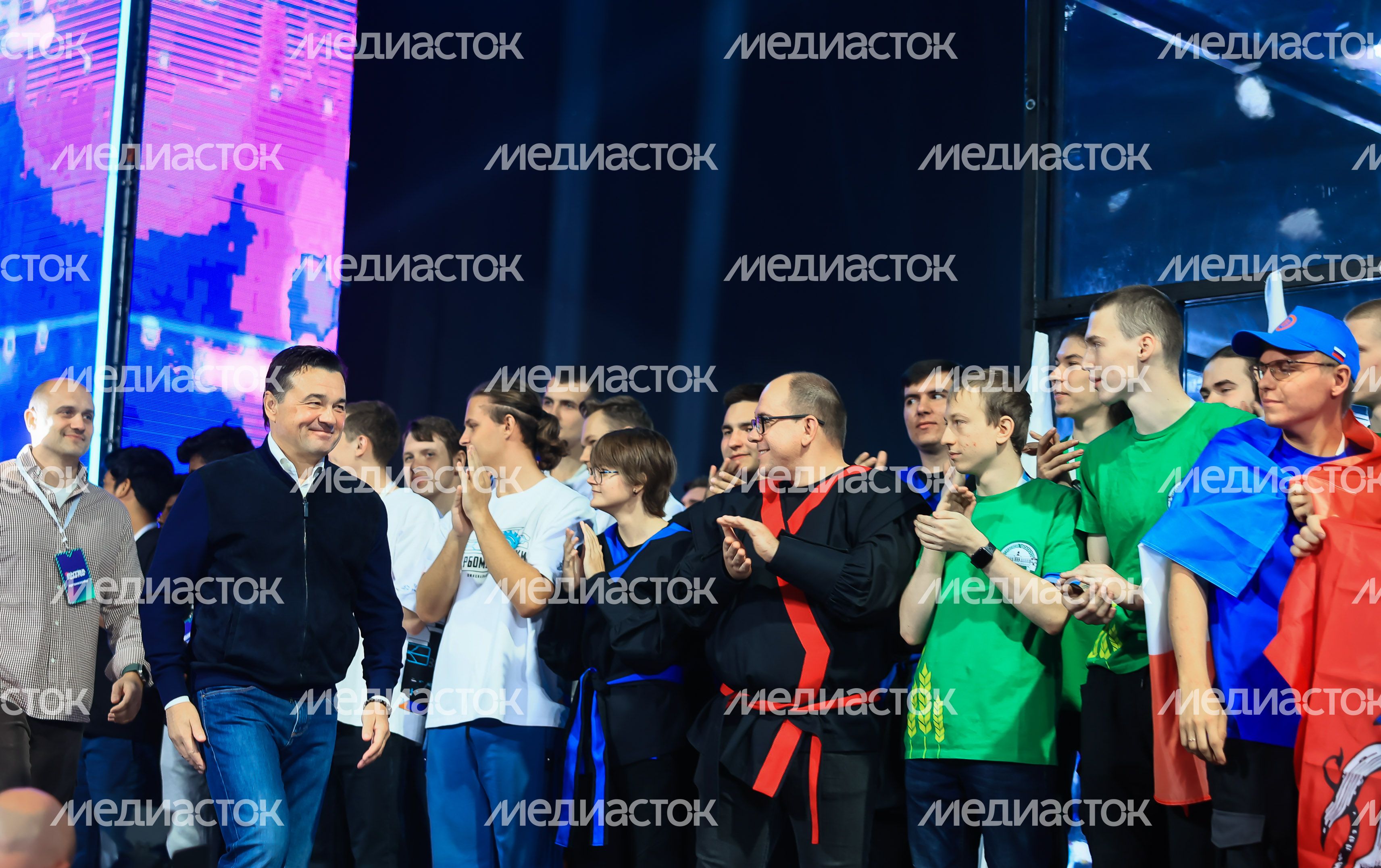 Посещение Губернатором Подмосковья Международного чемпионата «Битва роботов»