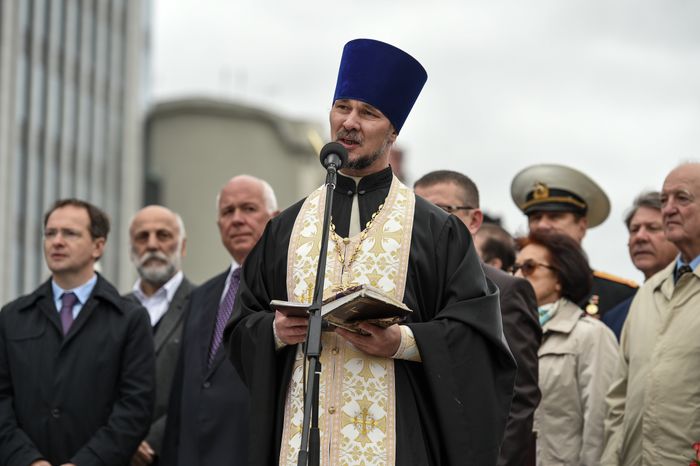 В Москве торжественно открыли памятник Михаилу Калашникову