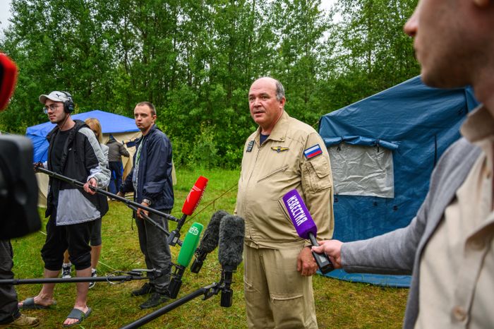 Тренировка космонавтов по действиям после посадки на воду в Ногинске