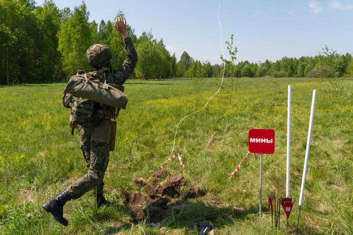 Военно-техническая игра "Арт-дуэль-2024" на аэродроме Волосово