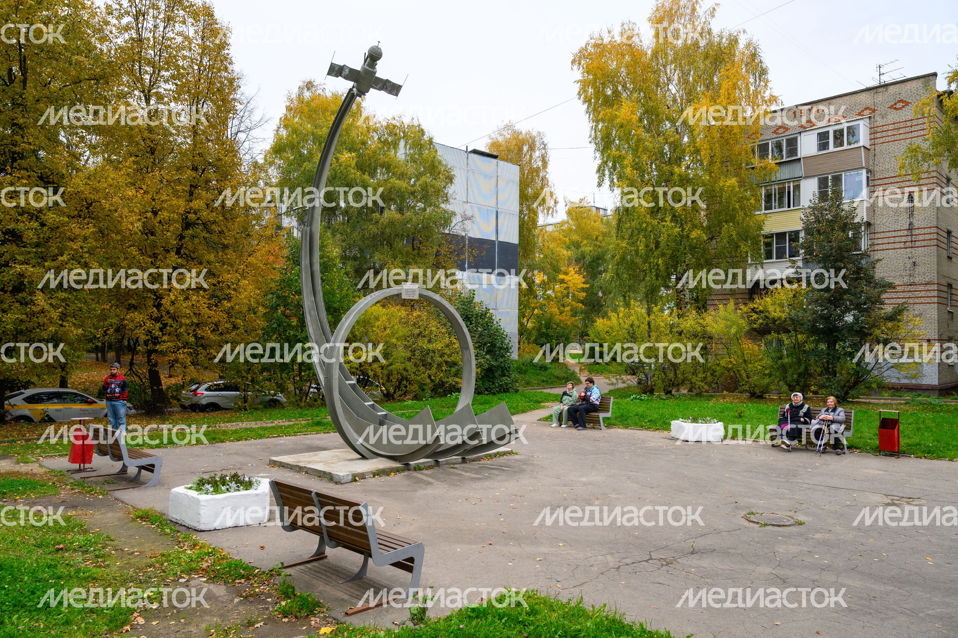 Памятник первому искусственному спутнику Земли в Щелково Памятник первому искусственному спутнику Земли в Щелково
