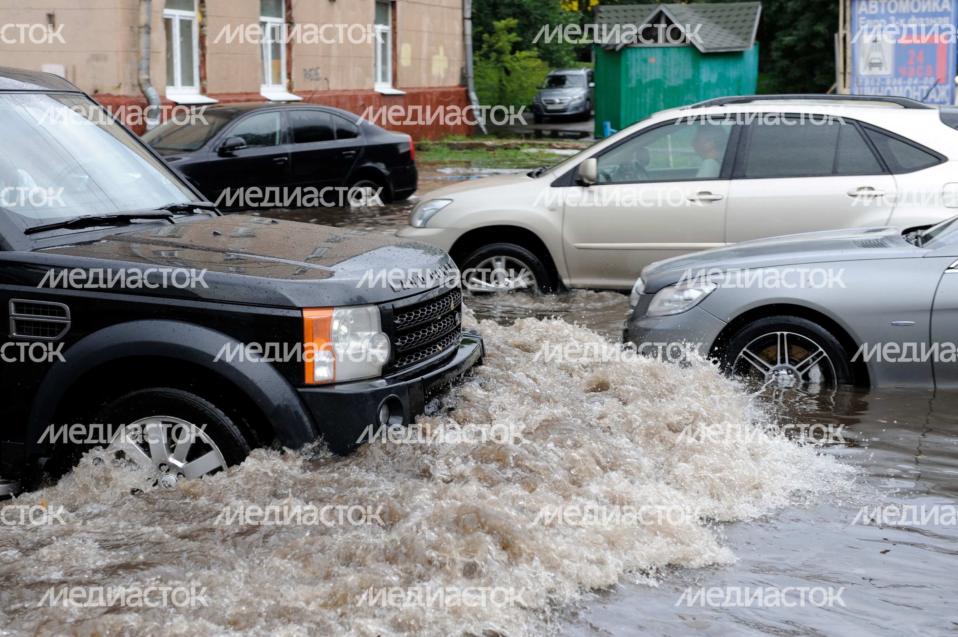 Сильный ливень прошел в Москве
