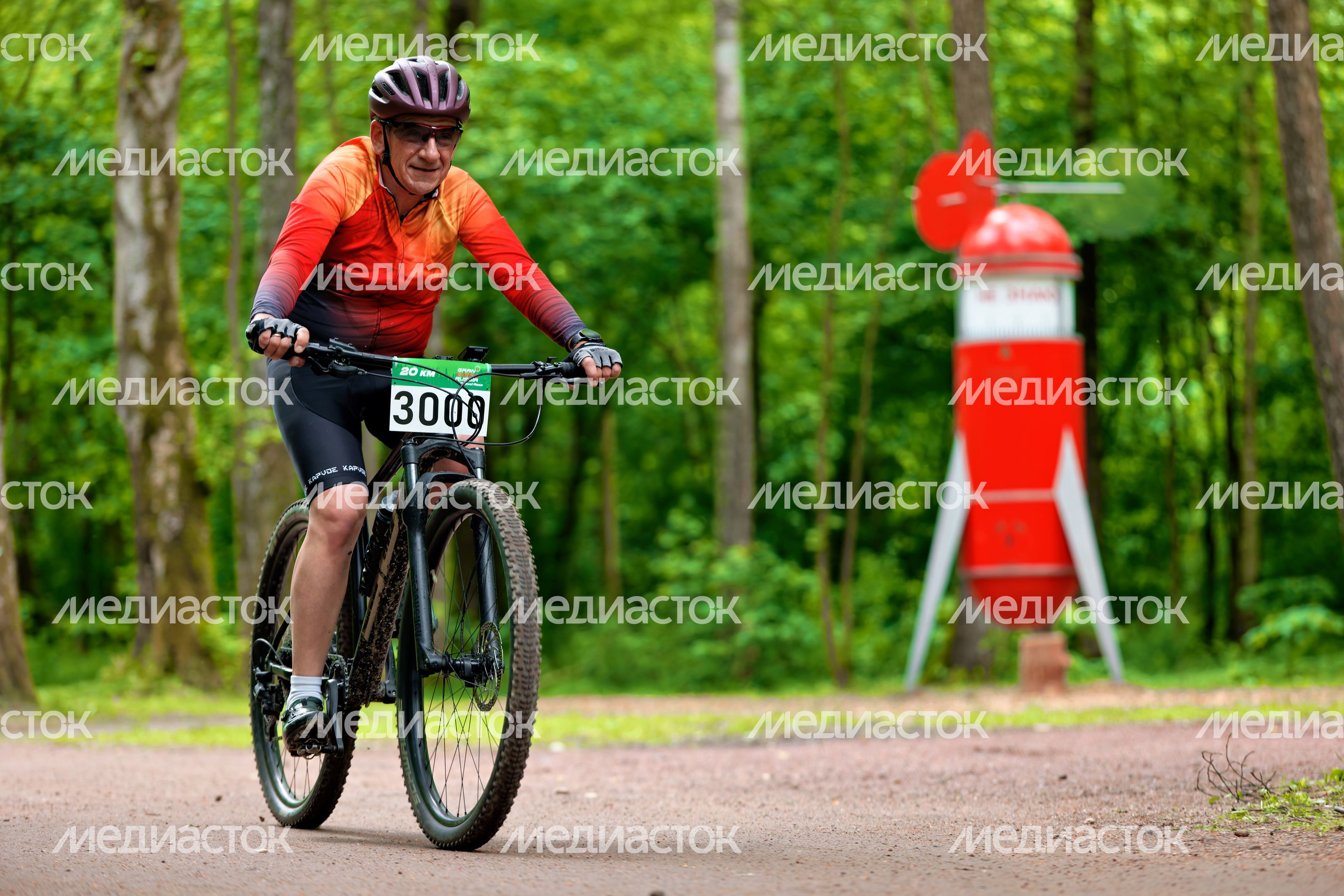 Первый велозаезд серии Gran Fondo Gravel Race в парке Малевича у арт-объекта «Центральный лесной оракул» Первый велозаезд серии Gran Fondo Gravel Race в парке Малевича у арт-объекта «Центральный лесной оракул»