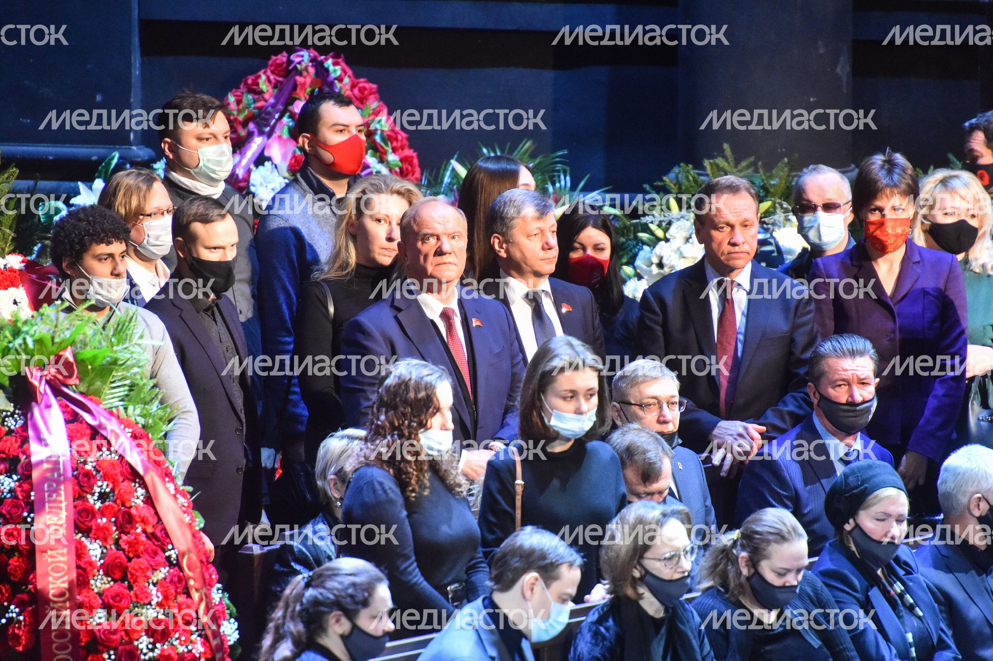 Церемония прощания с актером Василием Лановым в московском театре имени Вахтангова Церемония прощания с актером Василием Лановым в московском театре имени Вахтангова